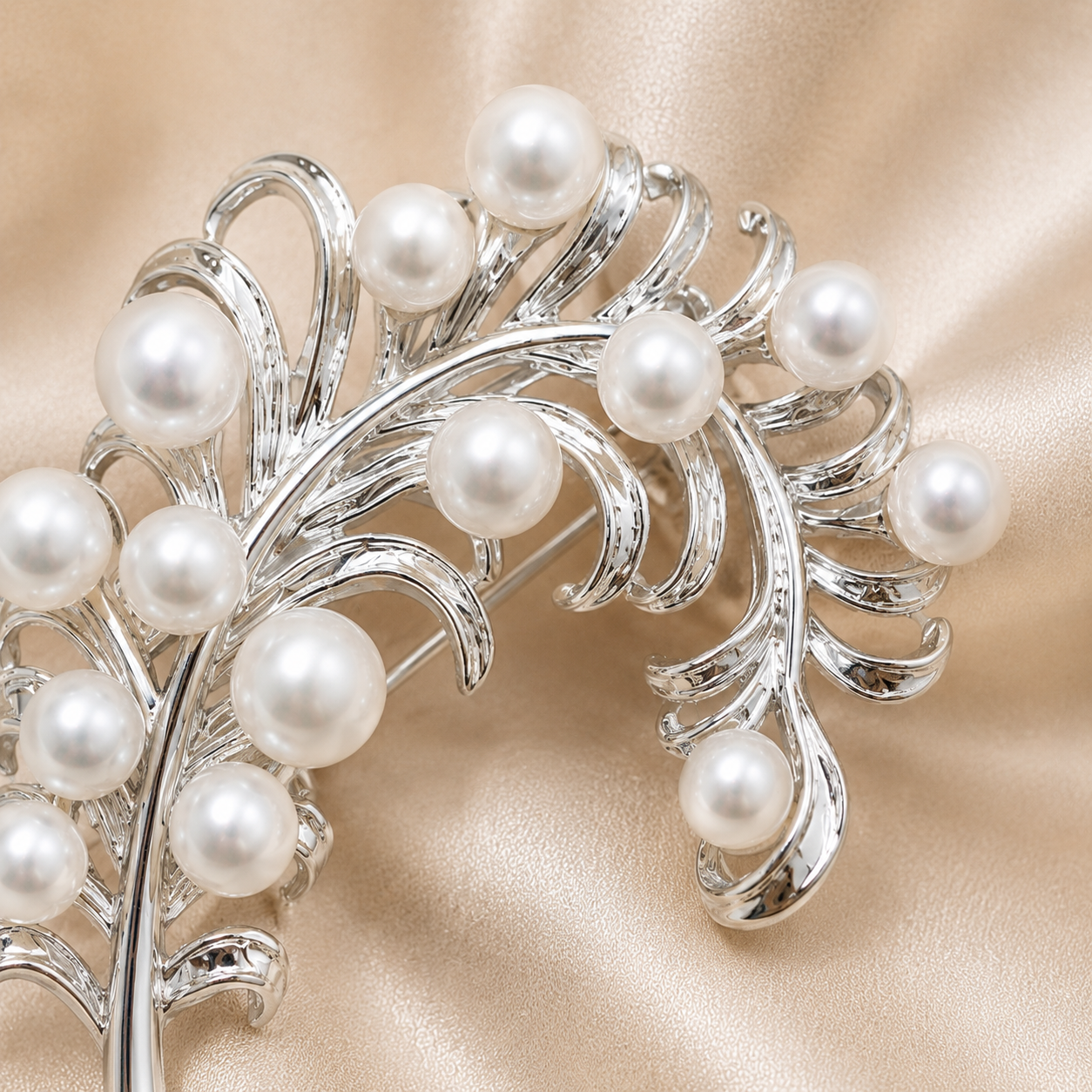 Art Deco Freshwater Pearl Brooch