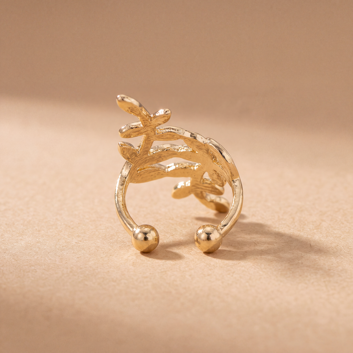 Laurel Vine Ear Cuff with 26 mm height and 10 mm inner width dimensions